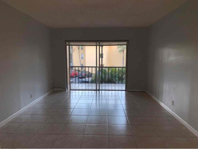 Foto del edificio - 490 NW 20th St