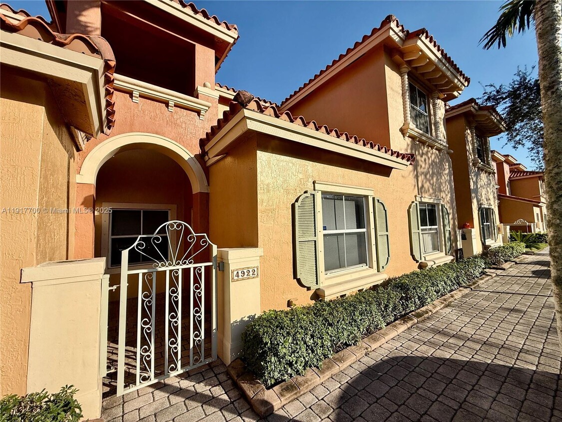 Foto principal - 4922 Tradewinds Ter