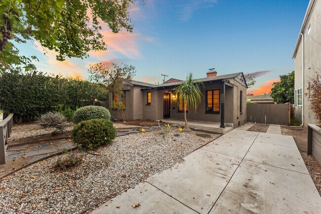 Foto del edificio - 3781 Greenwood Ave