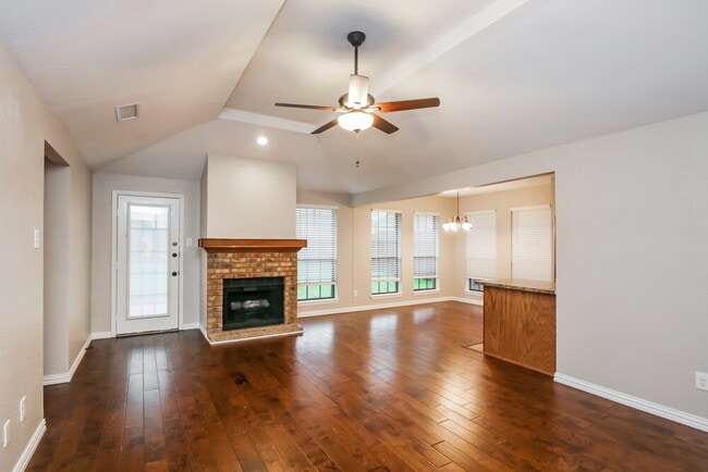 Foto del edificio - 2131 Trishia Ln