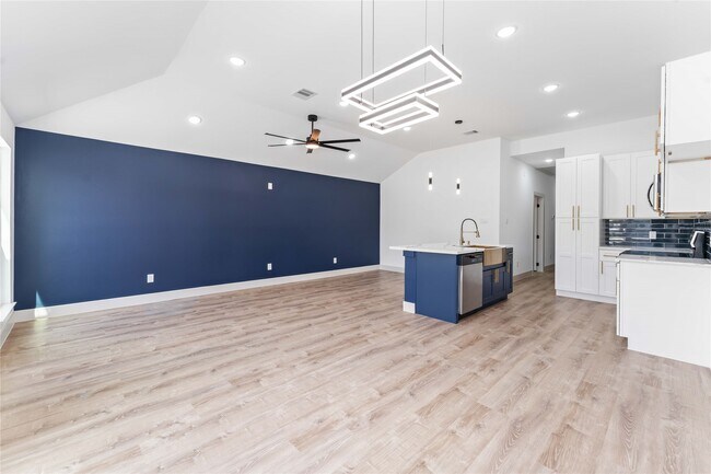 Building Photo - 9001 Nyssa St