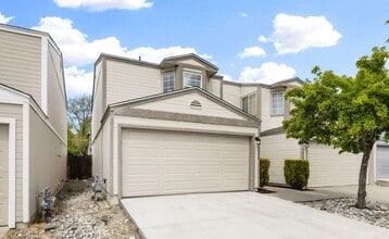 Building Photo - 4036 Village Dr