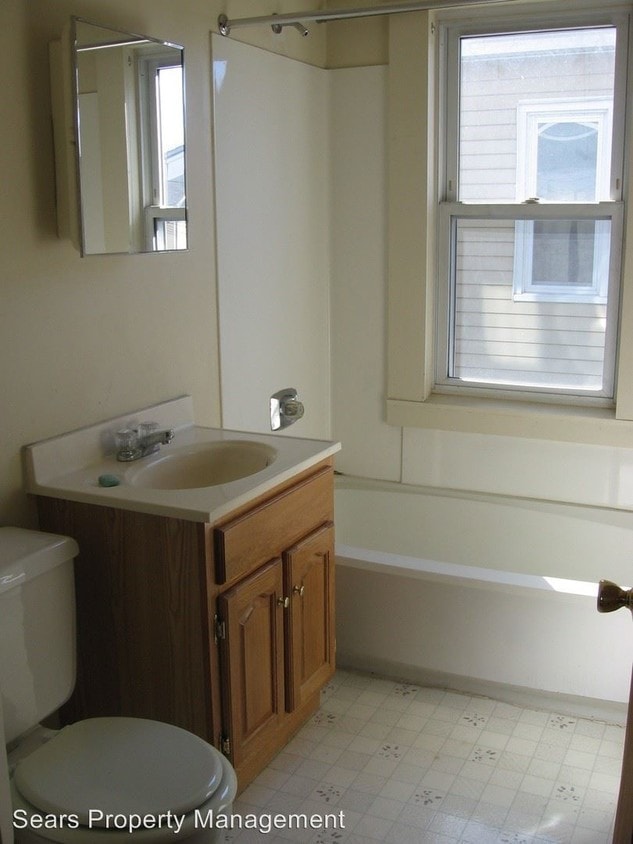 Building Photo - 14 Revere St