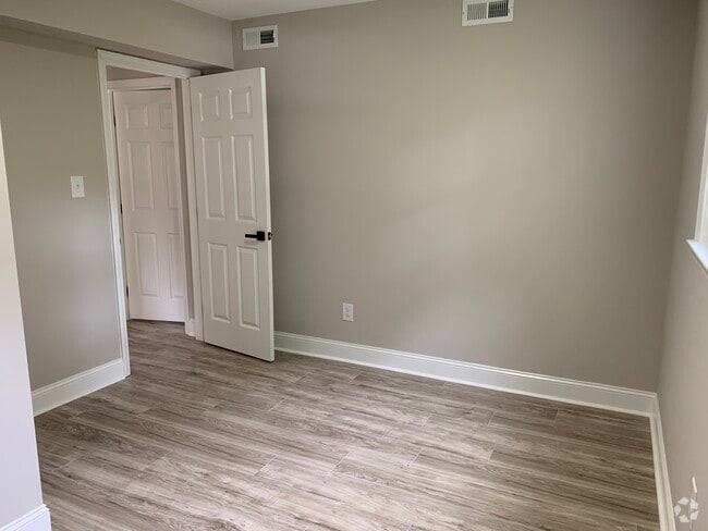 Building Photo - 2824 Wyncote Dr