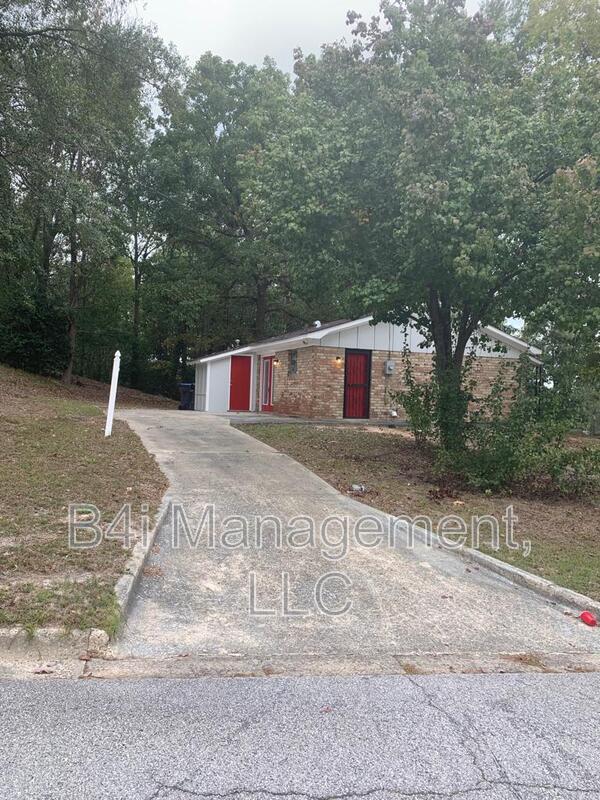 Foto del edificio - 3025 Sprucewood Dr