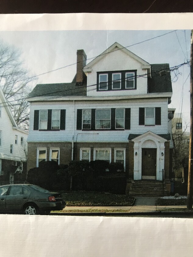 Primary Photo - 92 Vassar Ave