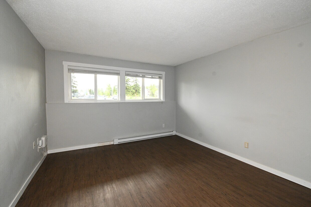 Primary Photo - 4280 Quentin Ave