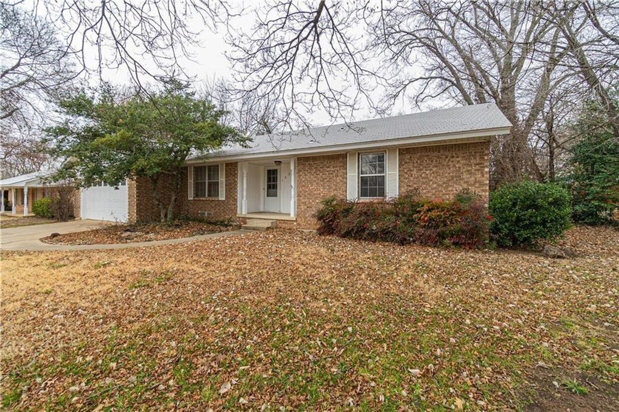 Primary Photo - PRELEASING - July 2025 - Spacious Home Wit...
