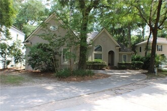 Building Photo - 6 Ardsley Ct