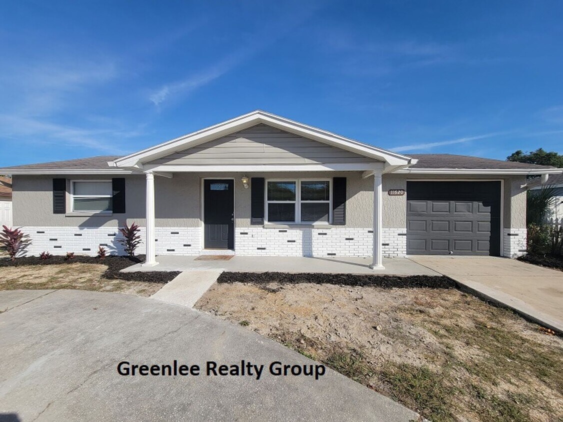 Primary Photo - Beautiful Updated 2 Bed/1Bath Home in Port...