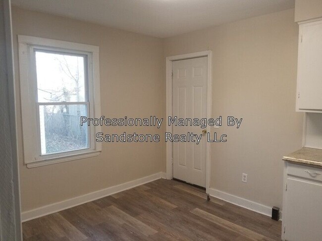 Foto del edificio - 2 bedroom With 2 car Garage