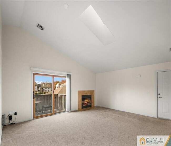 Building Photo - 1604 Ravens Crest Dr