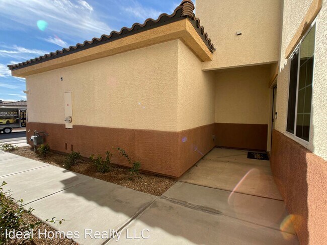 Building Photo - 3 br, 2.5 bath House - 1418 Pink Dawn