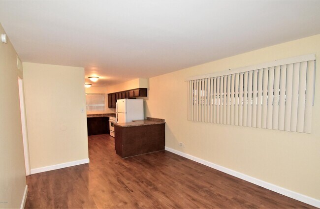 Foto del edificio - 1901 W Weldon Ave