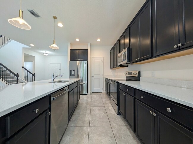 Foto del edificio - Move-In Ready 4-Bed in Silver Oak, Quartz Kitchen and Community Pool