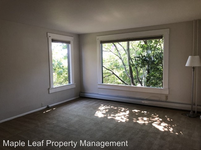 Building Photo - 4 br, 3 bath House - 708 Warren Ave N