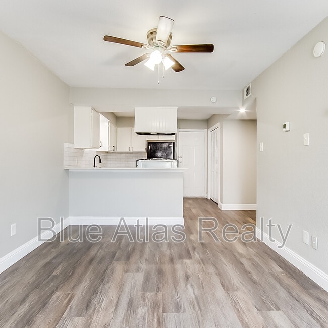 Building Photo - 406 Noble Ave