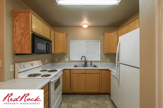 Foto del edificio - Cozy 3 bedroom, 2 bath Townhome Available!