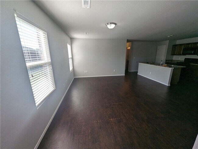 Building Photo - 228 E Anabranch Ct