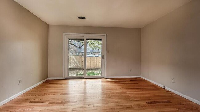 Building Photo - 4305 Tides Court- Unit B
