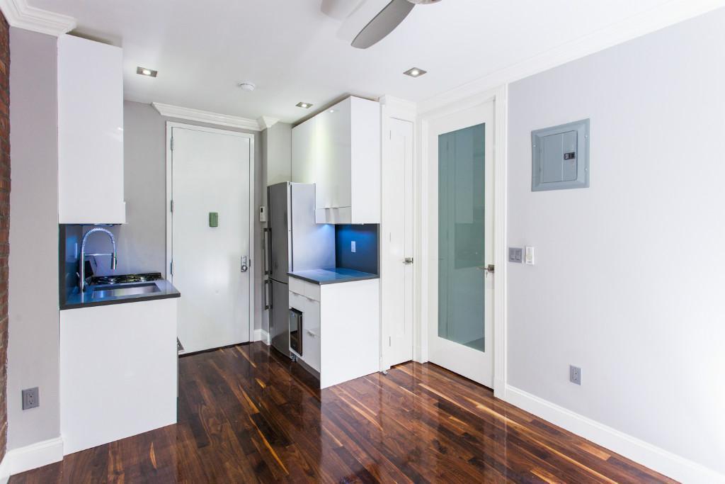 Foto principal - 254 E 50th St