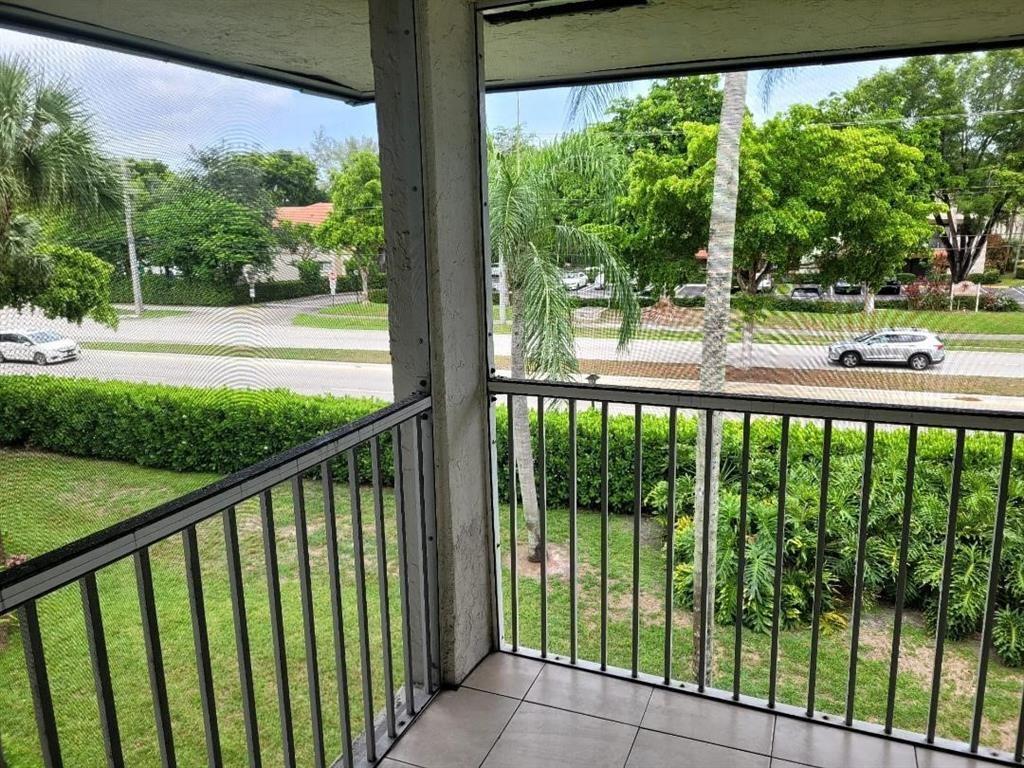 Foto principal - 3000 Riverside Dr