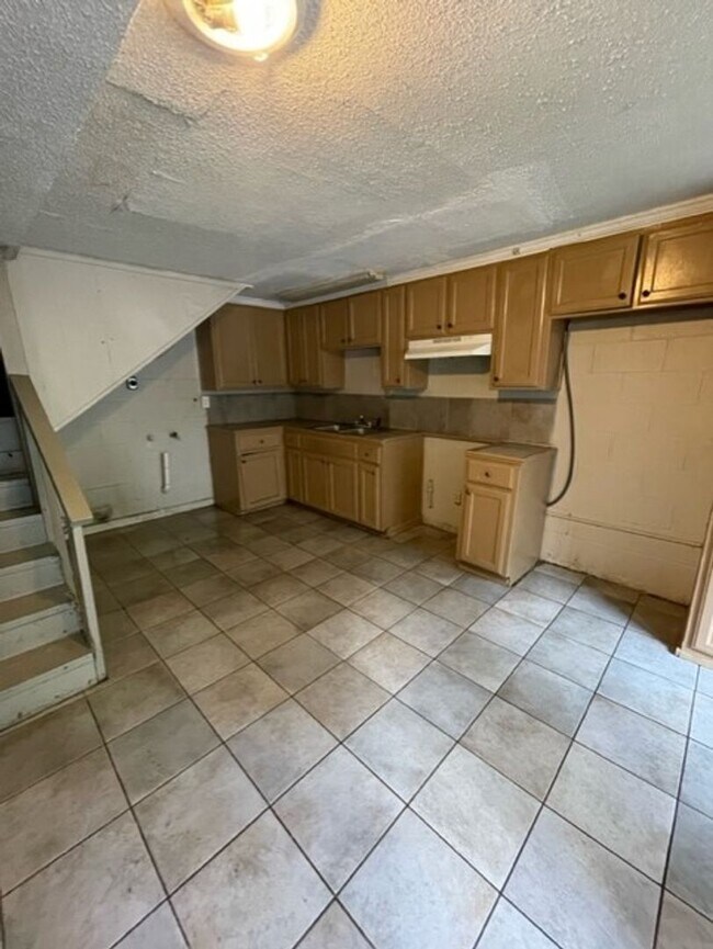 Building Photo - 2 Bed 2 Bath