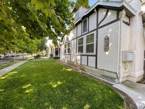 Building Photo - 139 N College Ave