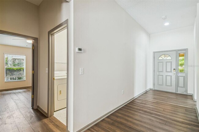 Foto del edificio - 208 S Bradford Ave