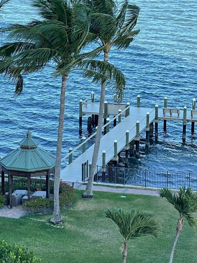 Building Photo - 5200 N Flagler Dr