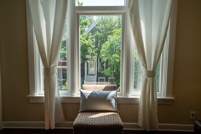 Foto del edificio - 3238 N Hoyne Ave