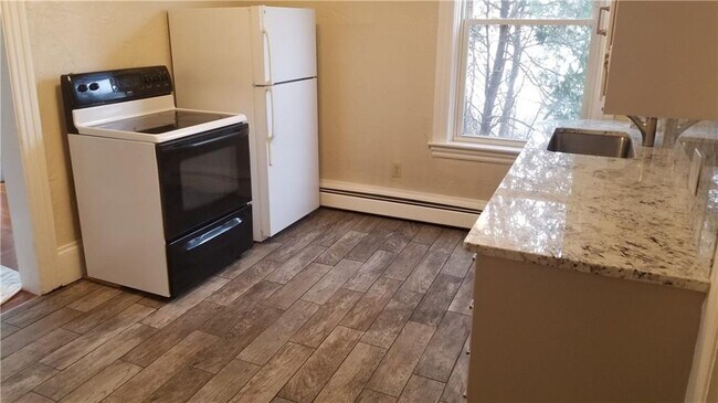 Foto del edificio - 2215 Cranston St