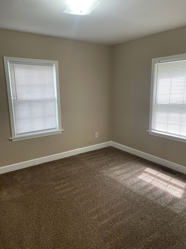 Foto del edificio - 518 W 24 1/2 St