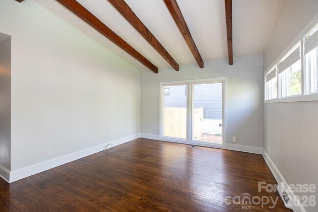 Building Photo - 1901 Windham Pl