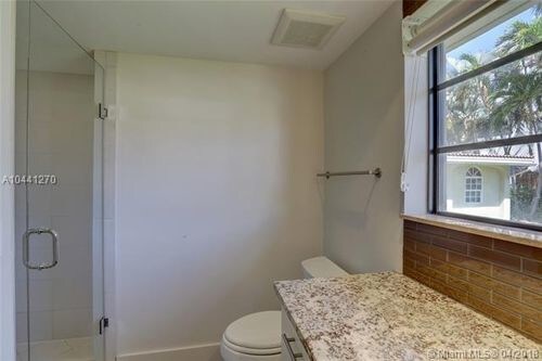 Building Photo - 64 Isle of Venice Dr