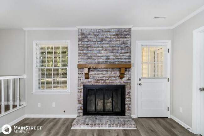 Building Photo - 307 Barberry Dr