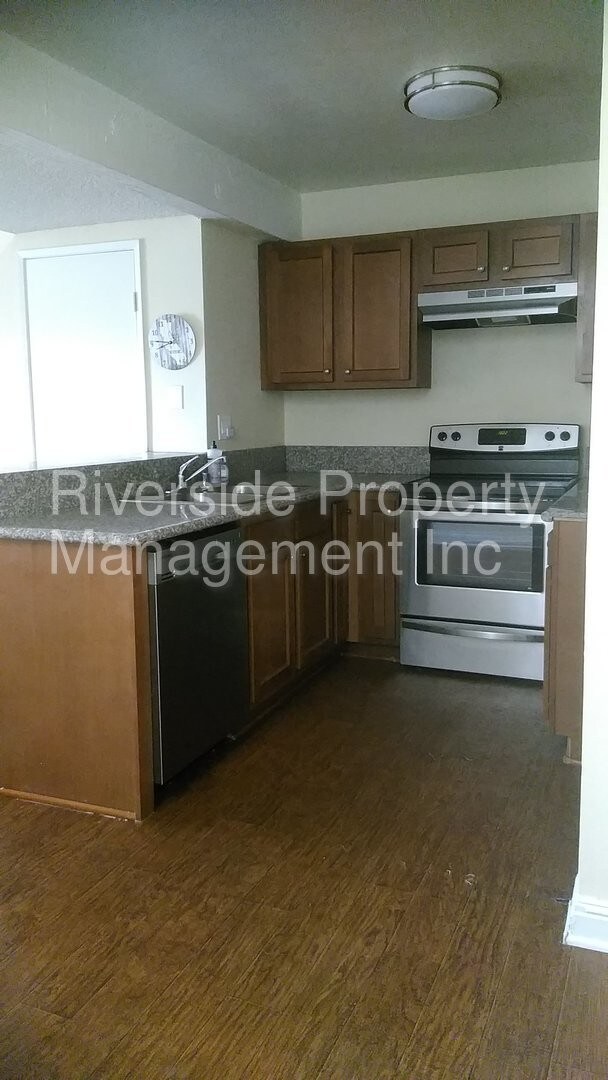 Foto del edificio - 1440 W Edgehill Rd