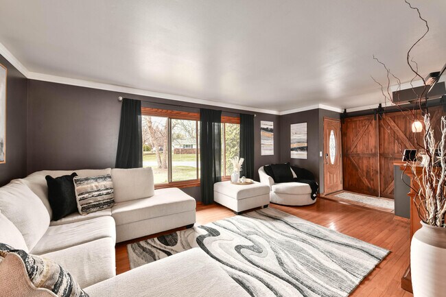 Building Photo - 15470 W Mayflower Dr