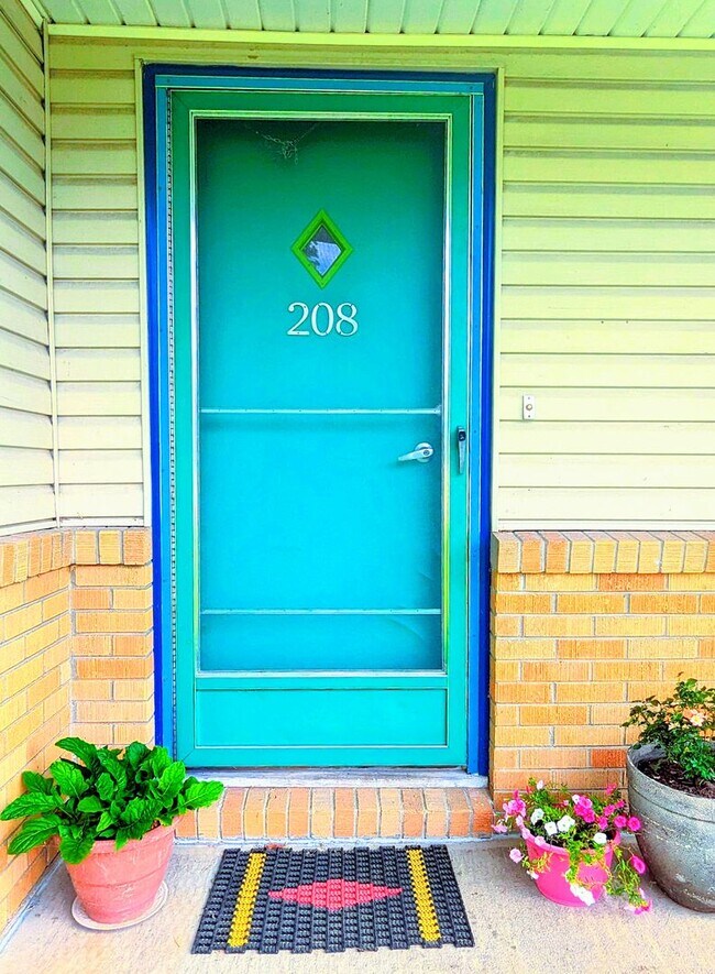 Foto del edificio - 3 bd, 1.5 ba house, N  Central location, f...