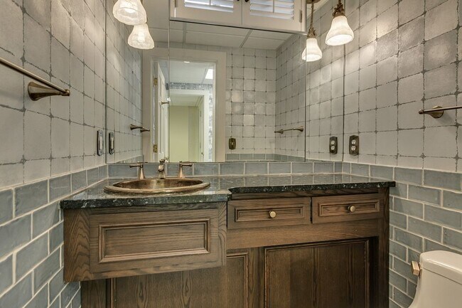 bathroom - 212 Ridgewood Ave