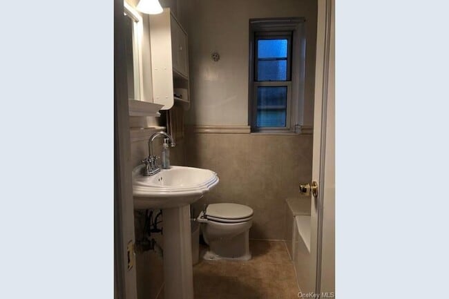 Updated bath - 1470 Midland Ave