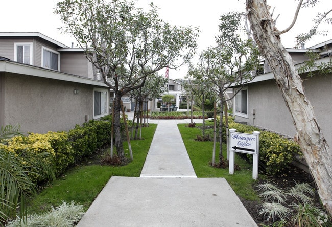 Building Photo - Vintage Park 55+ Community
