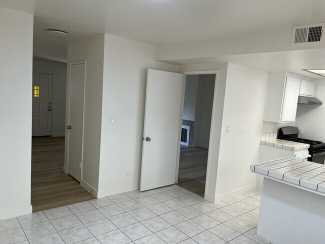 Foto del edificio - 15 Hampton Ct