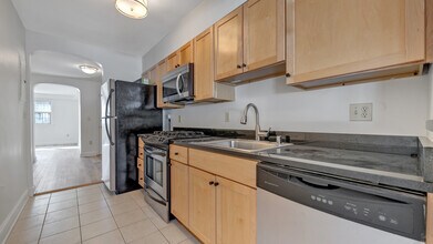 Building Photo - 301 Whittier St NW