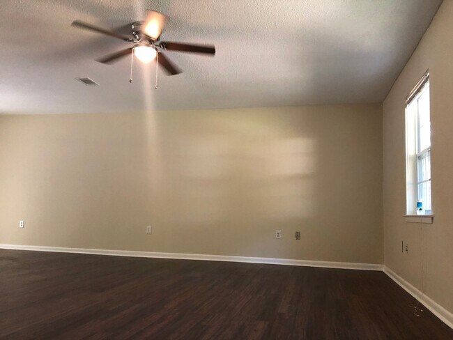 Foto del edificio - 719 Thornwood Way