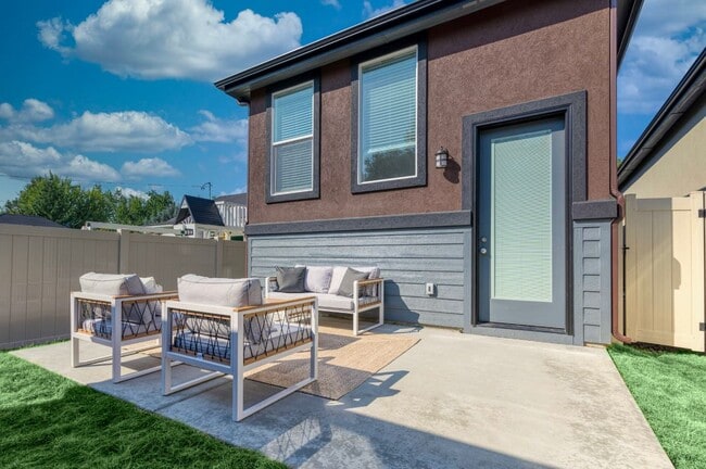 Building Photo - 1428 S Colorado Ave