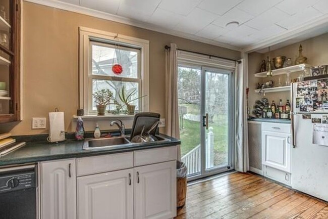 kitchen - 35 Dufton Rd