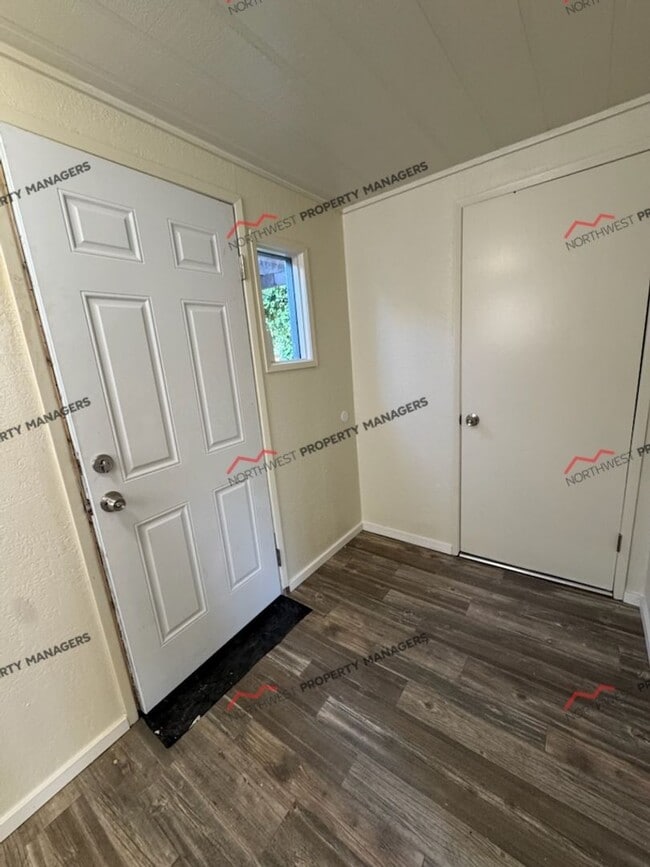 Building Photo - STATUS: PENDING APPLICATION-| R80E| $1495.00
