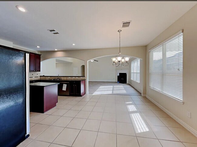 Foto del edificio - 3322 Orchid Trace Dr