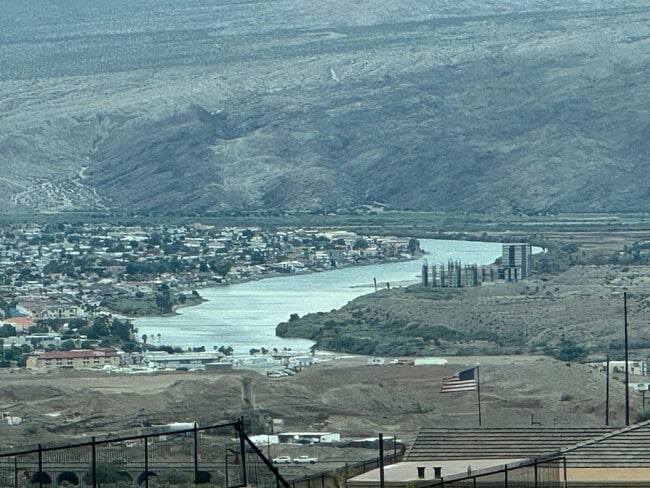 Building Photo - 4 BR Laughlin Ranch Golf Estate Utilities included, Fully furnished on Bullhead Parkway